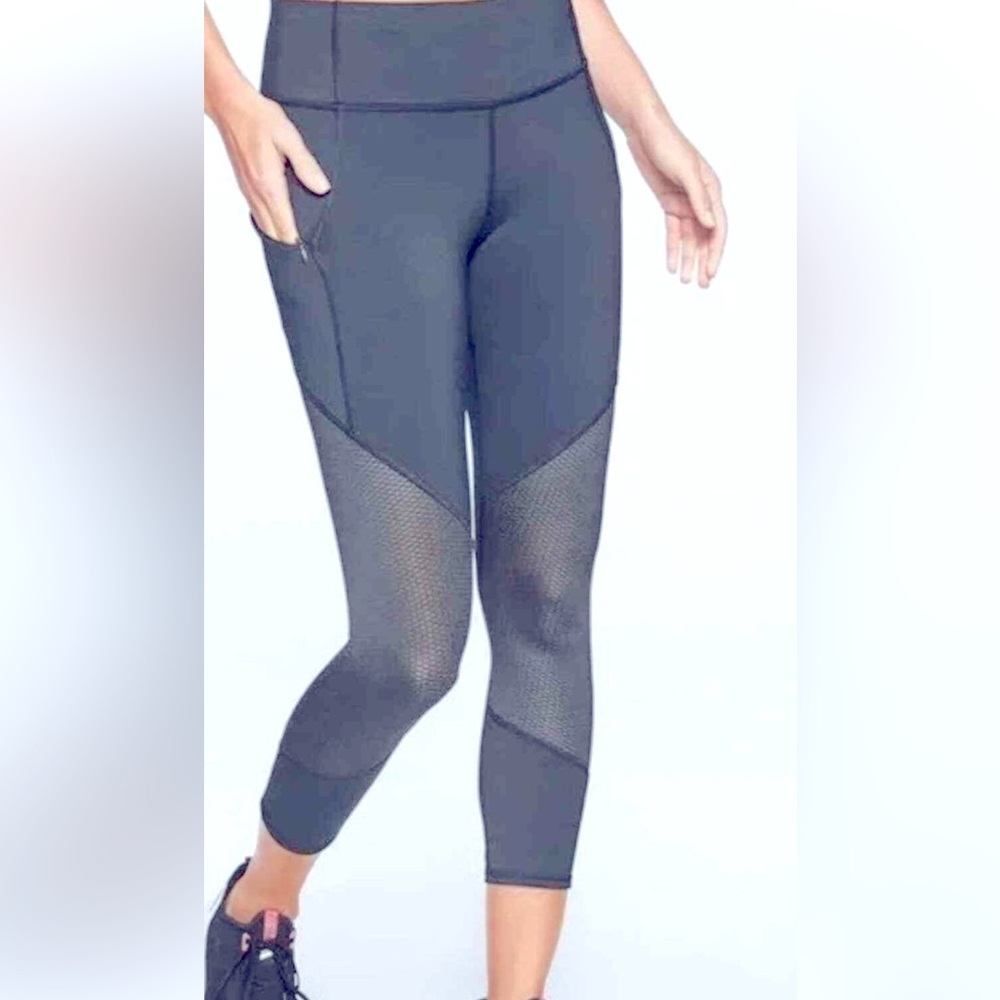 KARMA MESH CONTENDER CAPRI LEGGING IN BLACK SIZE SMALL